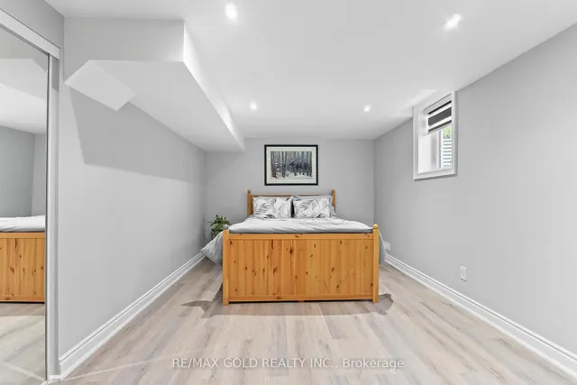 Additional image 41 of 36 Slipneedle St