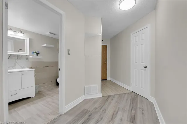 Additional image 25 of 8 Village Green Unit 112