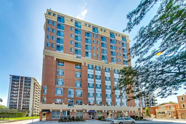 15 Maplewood Ave Unit 1102