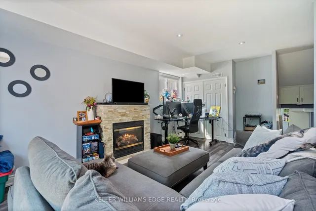 Additional image 31 of 1295 Consort Cres