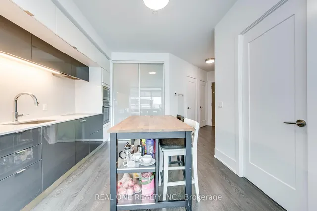 Additional image 11 of 1 Edgewater Dr Unit 612