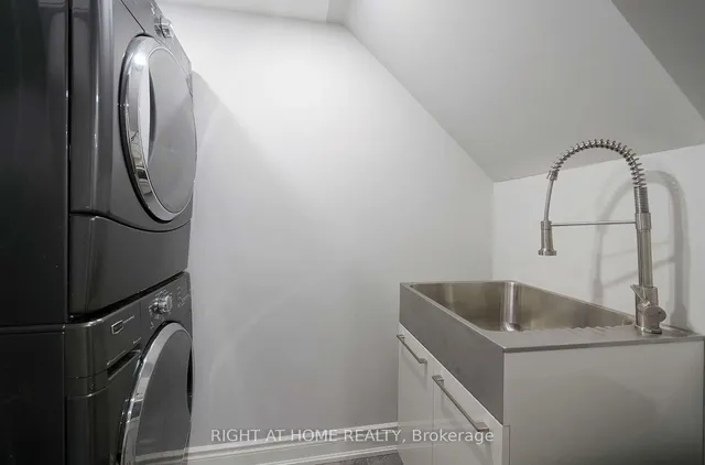 Additional image 30 of 48 Van Stassen Blvd