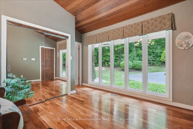 Additional image 5 of 5590 STEELES Ave