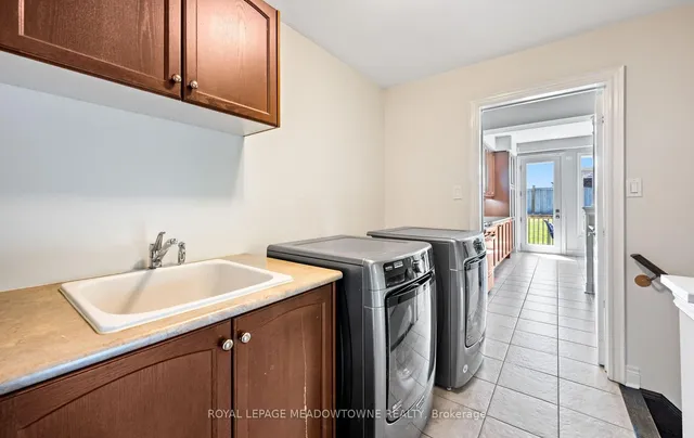 Additional image 27 of 6 Xavier Crt