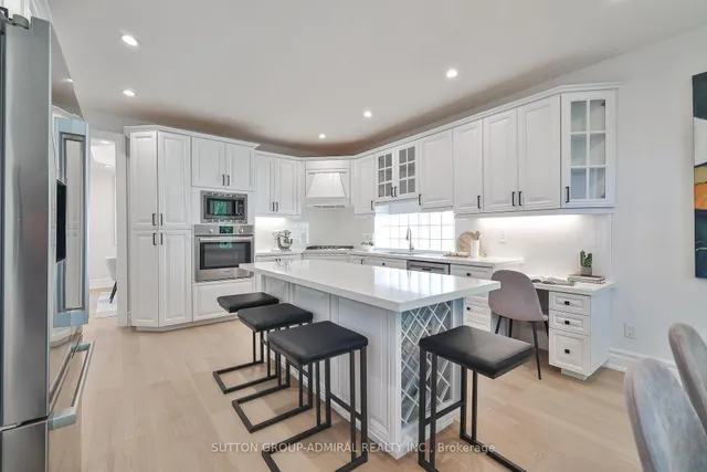 Additional image 12 of 528 Douglas Ave