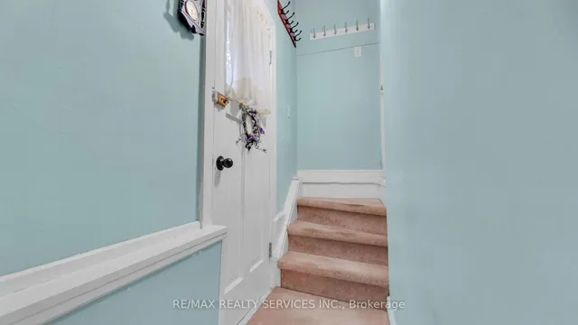 Additional image 24 of 107 Myrtle Ave