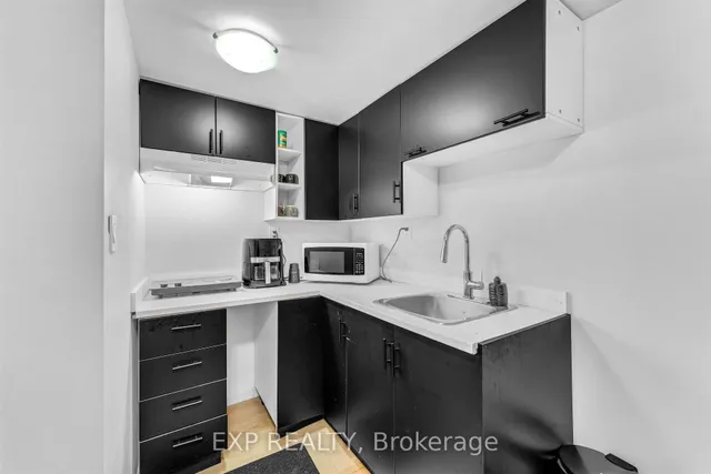 Additional image 24 of 178 Silver Aspen Cres