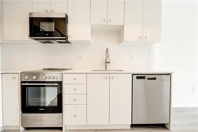 Additional image 10 of 5 Wellington St Unit 1401