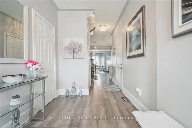 Additional image 6 of 1449 Laurier Ave