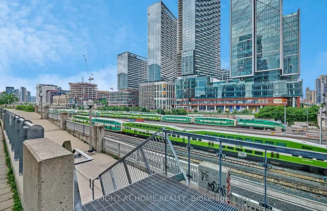 Additional image 20 of 4K Spadina Ave Unit 323