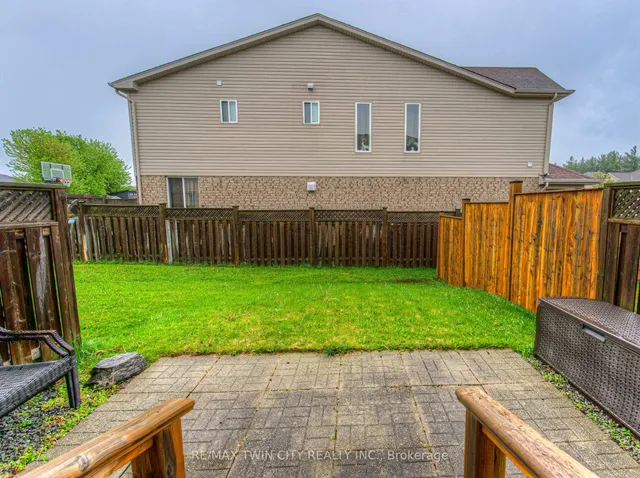 Additional image 29 of 513 Beaumont Cres