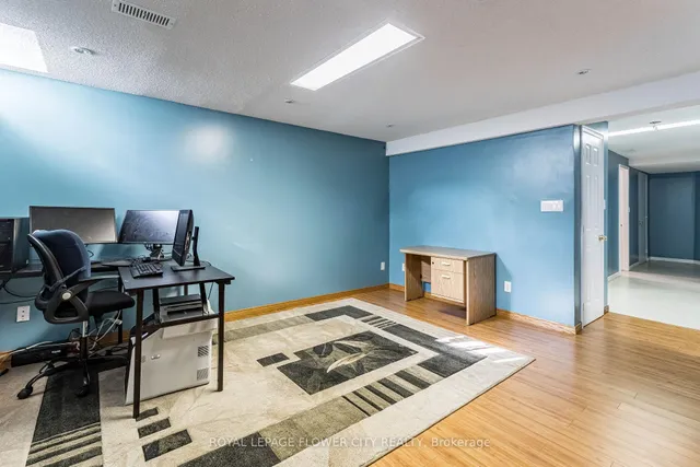 Additional image 37 of 51 Blue Whale Blvd