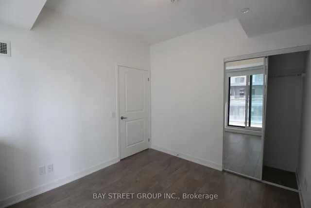 Additional image 10 of 543 Richmond St Unit 814