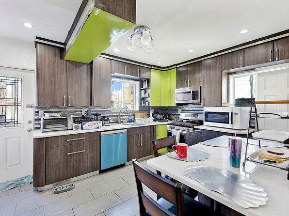 102-17 62nd Dr, Flushing, NY 11375