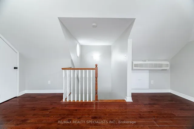 Additional image 32 of 2676 Castle Hill Cres