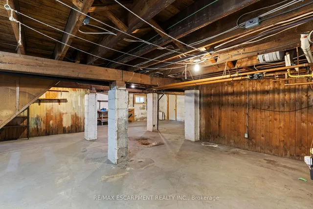 Additional image 36 of 155 Balmoral Ave