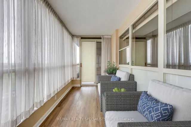 Additional image 19 of 55 Kingsbridge Garden Circ Unit 2213