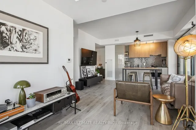 Additional image 20 of 161 Roehampton Ave Unit 601