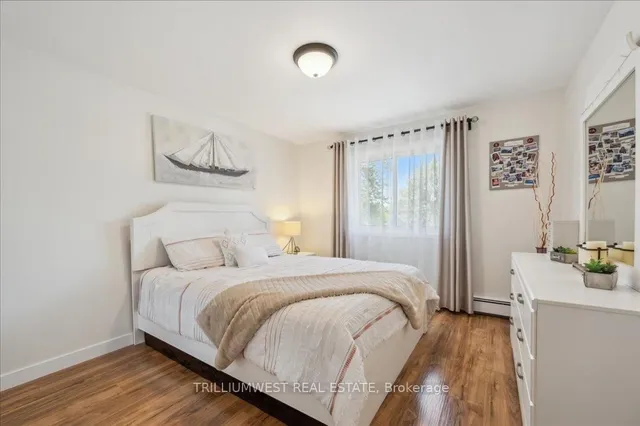 Additional image 30 of 76 Lower Canada Cres