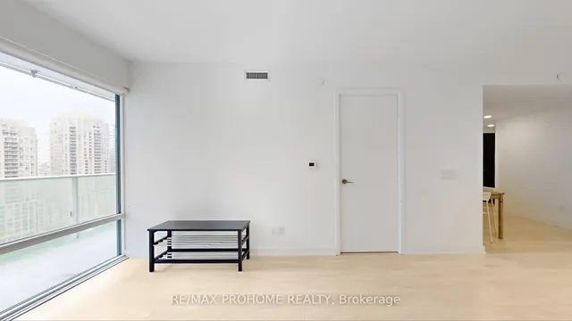 Additional image 12 of 501 Yonge St Unit 1612