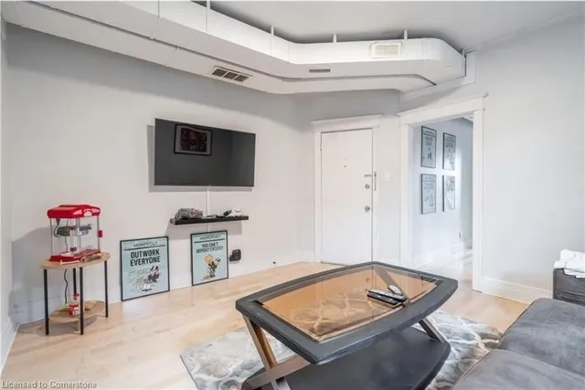 Additional image 22 of 464 King St