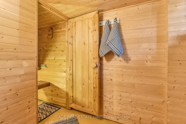 Additional image 16 of 451 Glenholme Ave