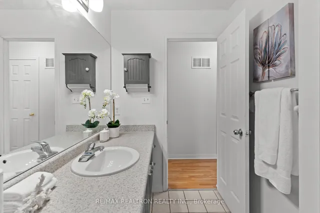 Additional image 32 of 107 Narrow Valley Cres