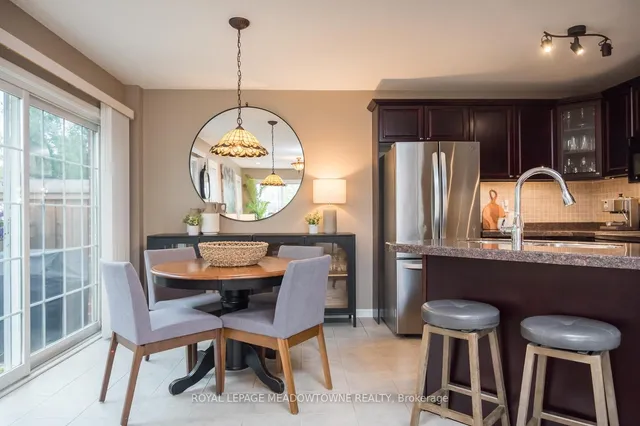 Additional image 14 of 462 Farlow Cres