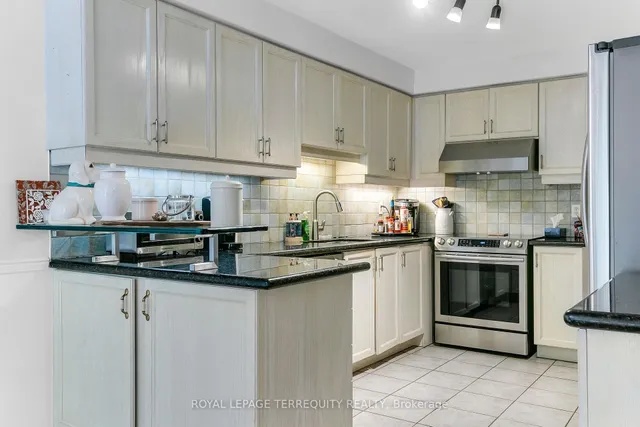 Additional image 10 of 372 Queens Dr