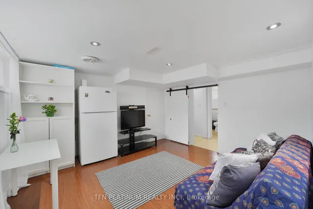 Additional image 17 of 17 Frost St