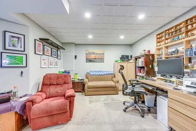 Additional image 29 of 1809 Upper Wentworth St Unit 17