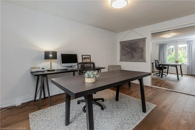 Additional image 29 of 6 Carl Cres