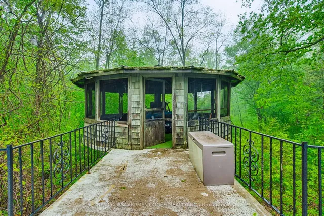 Additional image 40 of 693 Powerline Rd