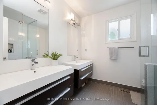 Additional image 33 of 20 Wadsworth Circ