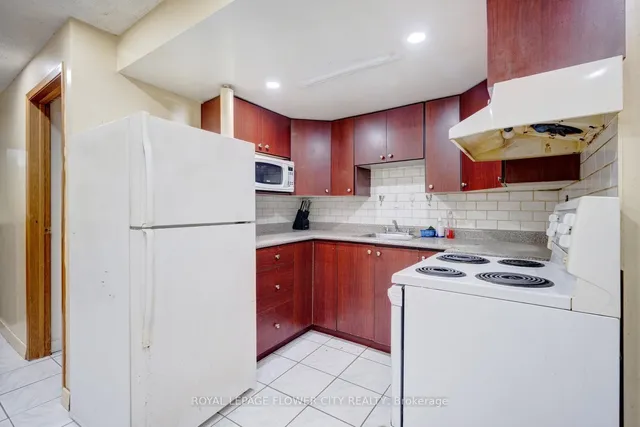 Additional image 39 of 27 Denlow Dr