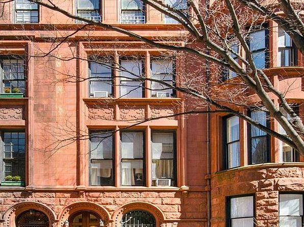 319 W 77th St, New York, NY 10024