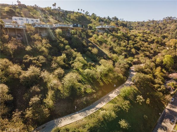 3732 N Knobhill Dr #75, Sherman Oaks, CA 91423