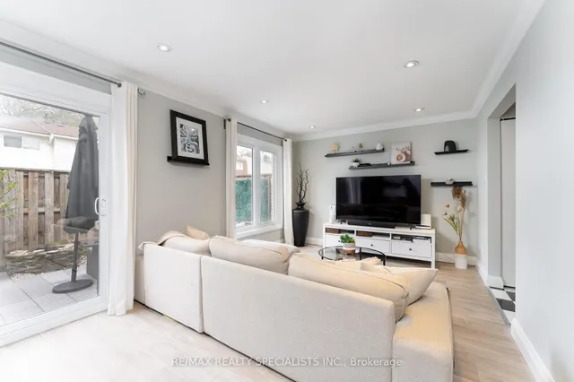 Additional image 12 of 2230 Upper Middle Rd Unit 4