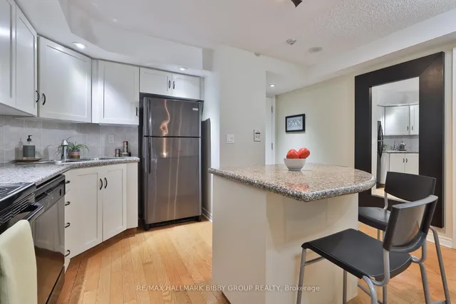 Additional image 9 of 250 Wellington St Unit 642