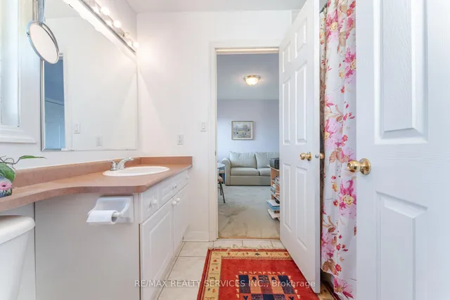 Additional image 33 of 18 Sherbo Cres