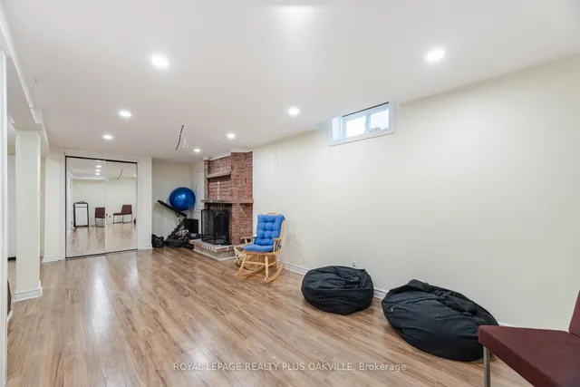 Additional image 38 of 421 Laurentian Ave