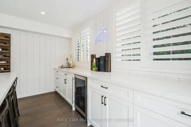 Additional image 32 of 298 Kent Cres