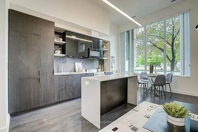 Additional image 7 of 6 Parkwood Ave Unit TH107