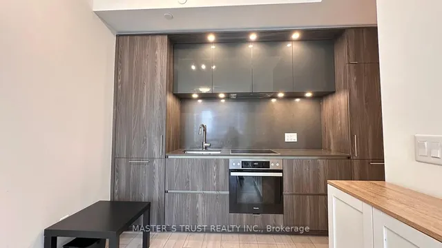 Additional image 17 of 15 Mercer St Unit 1105