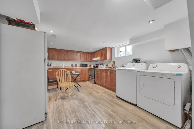 Additional image 29 of 77 Fennell Ave