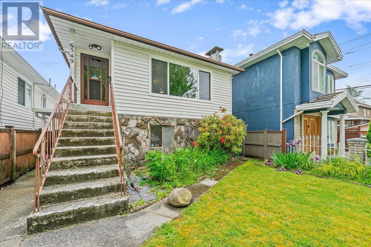 6549 LANCASTER STREET|Vancouver, British Columbia V5S3A7