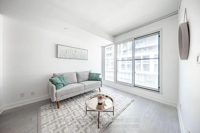 Additional image 10 of 181 Dundas St Unit 702