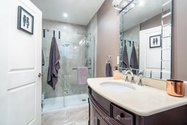 Additional image 42 of 14 Vista Crt