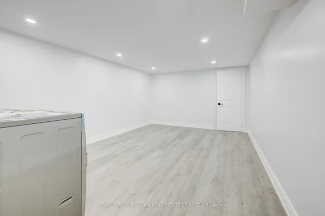 Additional image 32 of 111 Durham Rd