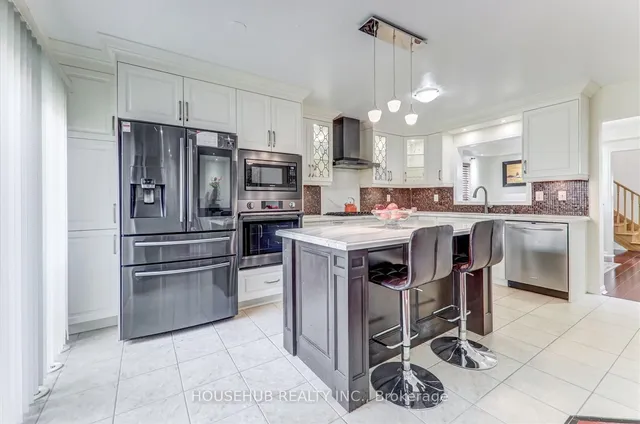 Additional image 11 of 697 Ambroise Cres